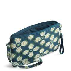 Outlet Essential Zip Wristlet